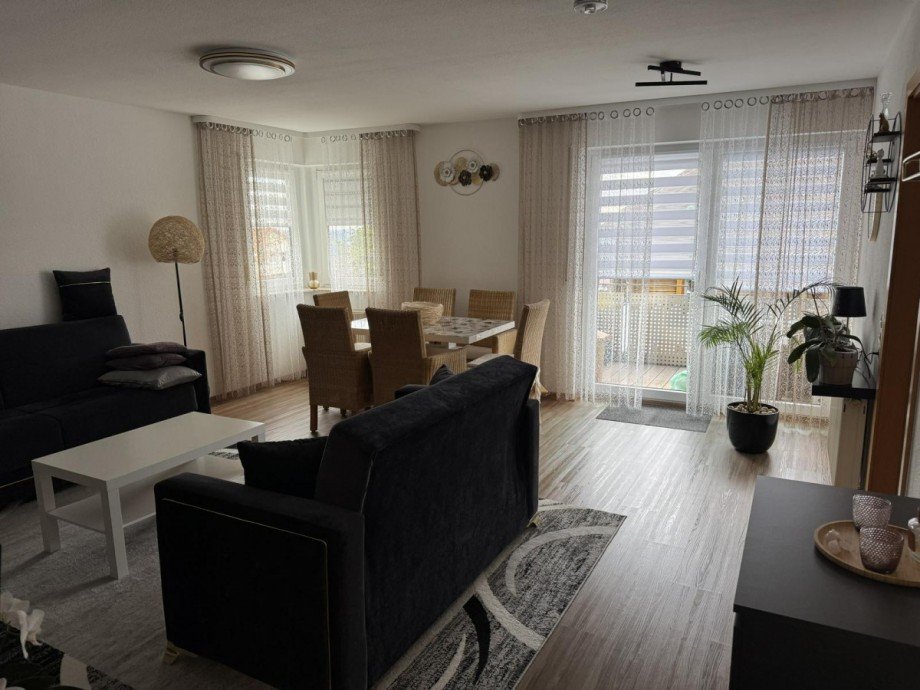 Wohnung 2-Wohnzimmer Mehrfamilienhaus Dornstetten
