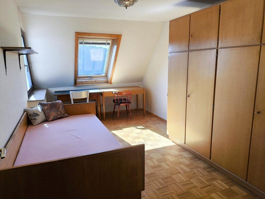 DG Zimmer Reihenendhaus Dornstetten