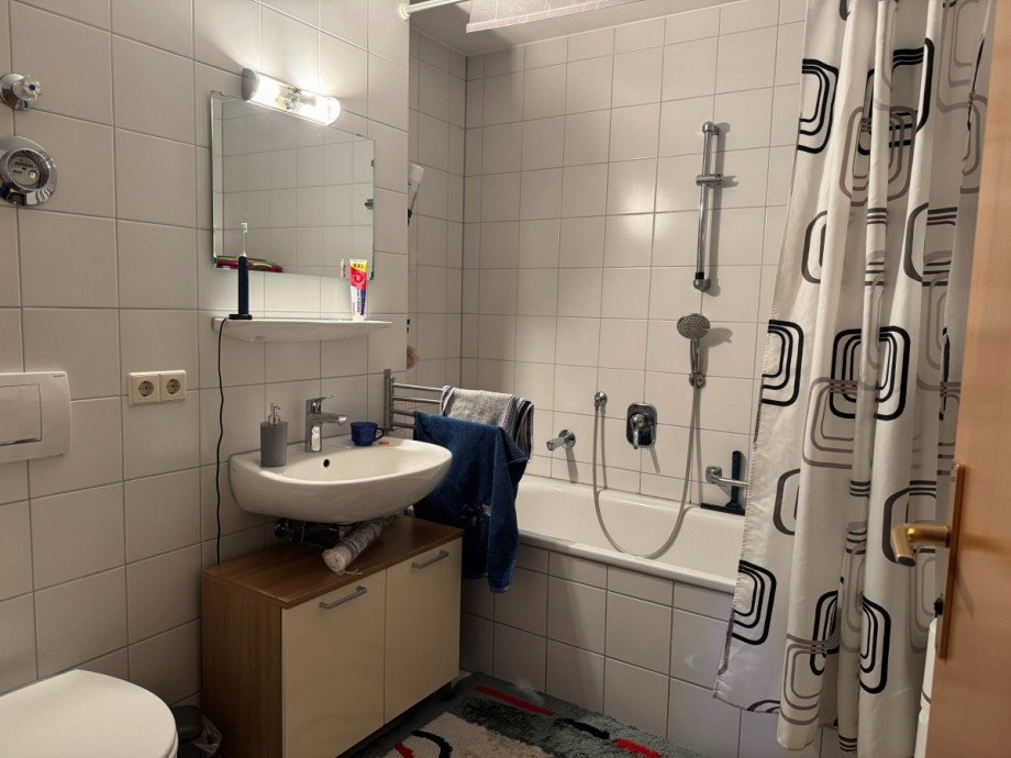 Wohnung 3 - Badezimmer Mehrfamilienhaus Dornstetten