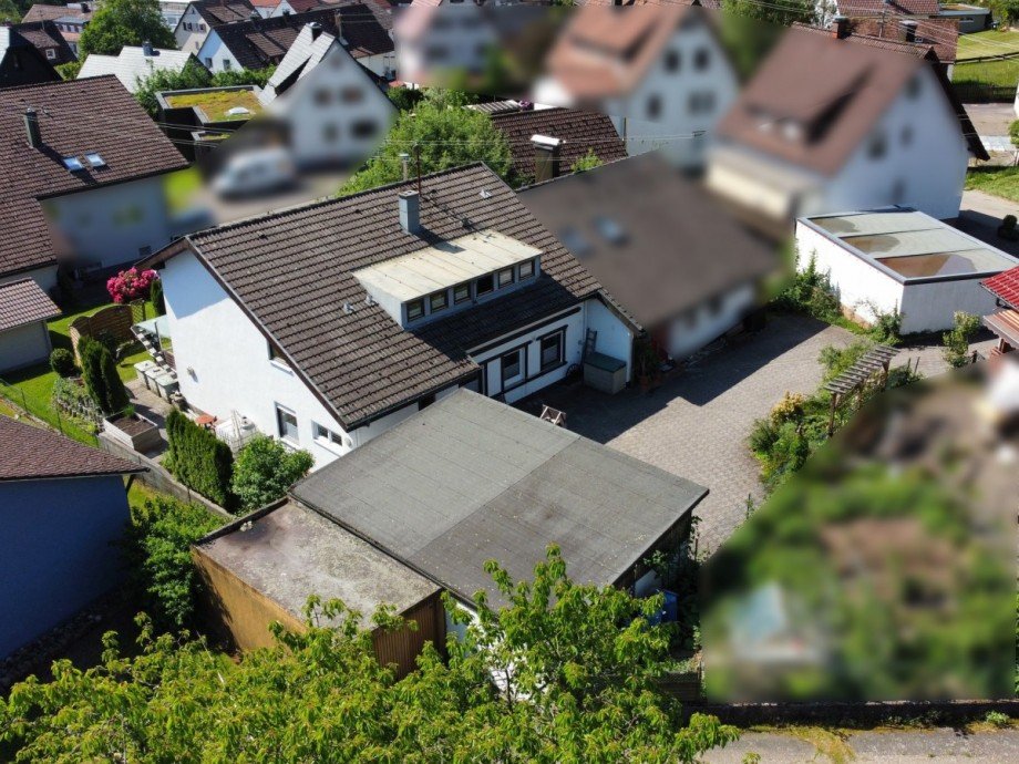 Geb�udeansicht mit Hofzufahrt Einfamilienhaus Baiersbronn