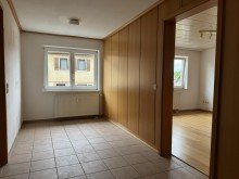 Diele OG Viel Platz und Potenzial: Bauernhaus mit 3 Wohneinheiten in B�singen