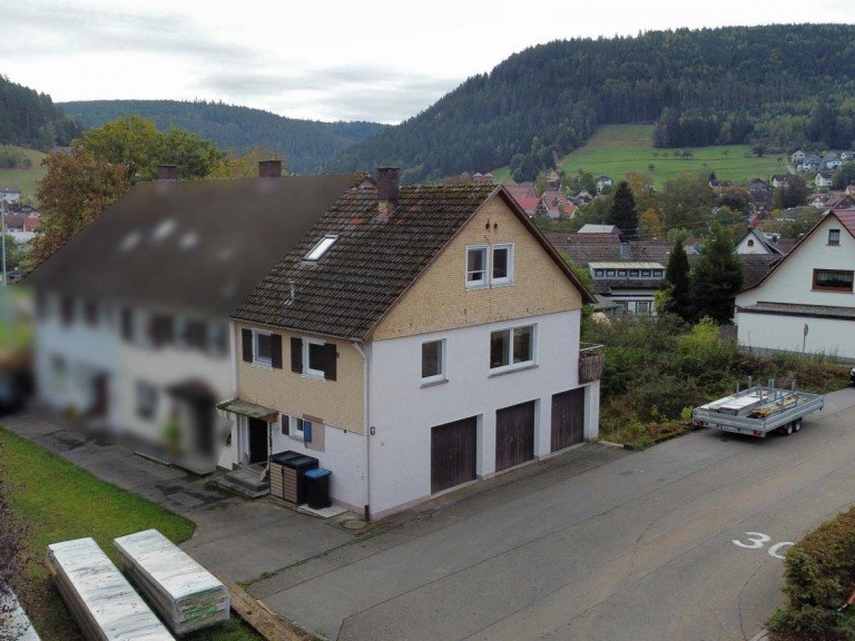 Geb�udeansicht Baiersbronn Reihenendhaus Reihenendhaus mit Garten, Balkon und individuellem Ausbaupotenzial