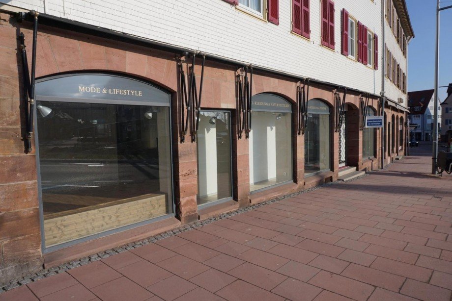 Gro�e Schaufenster Ladenlokal Freudenstadt