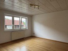Wohnzimmer OG Viel Platz und Potenzial: Bauernhaus mit 3 Wohneinheiten in B�singen