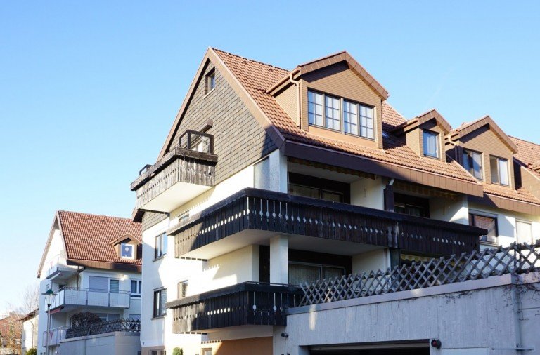 Au�enansicht Freudenstadt Dachgeschosswohnung Sch�ne und gro�z�gige 2,5-Zimmer-Wohnung mit Balkon in ruhiger Lage!