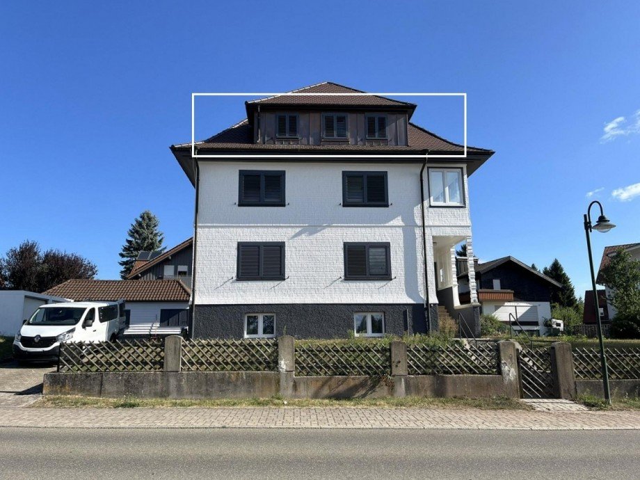 Hausansicht Dachgeschosswohnung Pfalzgrafenweiler