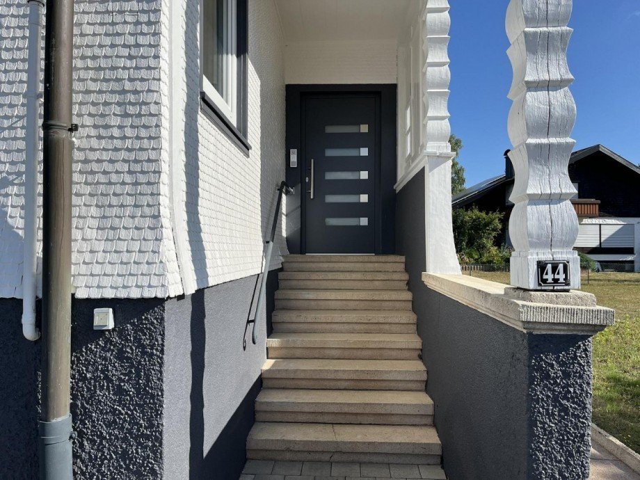 Hauseingang Dachgeschosswohnung Pfalzgrafenweiler