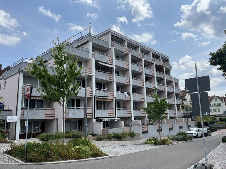 Hausansicht Freudenstadt Wohnung Seniorengerechte und gem�tliche 1-Zimmer-Wohnung mit Balkon!