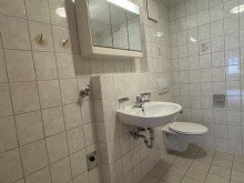Bad OG Viel Platz und Potenzial: Bauernhaus mit 3 Wohneinheiten in B�singen