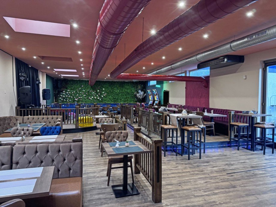 Gastraum Gastst�tte links Wohn- / Gesch�ftshaus Freudenstadt