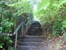 Treppe entlang der Westseite �ber den D�chern von Alpirsbach