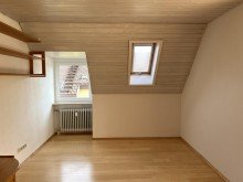 Wohnbereich Sch�ne und gro�z�gige 2,5-Zimmer-Wohnung mit Balkon in ruhiger Lage!