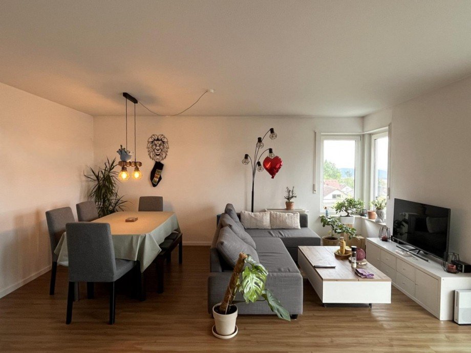 Wohn und Esszimmer Etagenwohnung Dornstetten