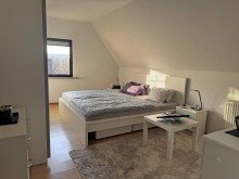 Schlafzimmer DG Renditestarkes Wohn- und Gesch�ftshaus mit 2 Gastronomiebetrieben & 5 Wohnungen - 6,6% Rendite