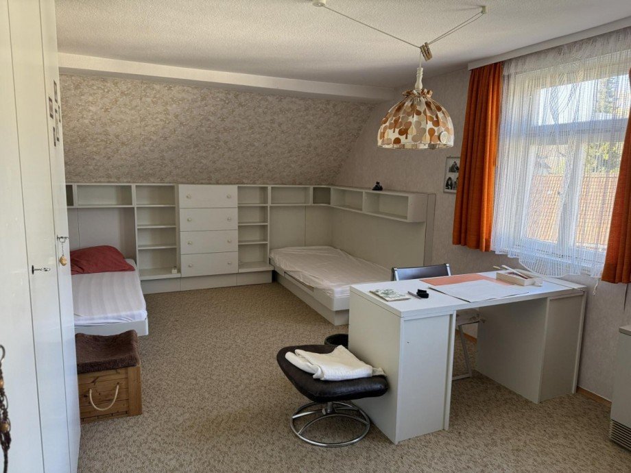 Zimmer Dachgeschoss Mehrfamilienhaus Baiersbronn