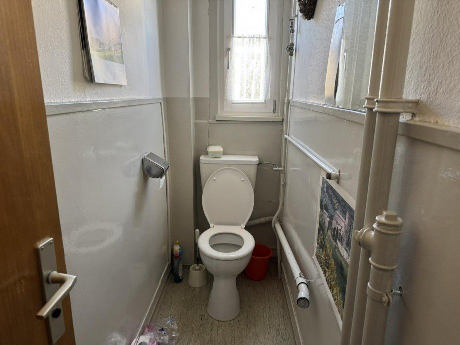 Toilette 1.obergeschoss Wohn- / Gesch�ftshaus Baiersbronn