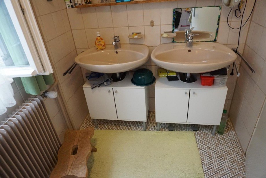 OG Badezimmer Doppelwaschbecken Einfamilienhaus Seewald