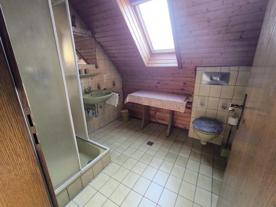 DG Badezimmer in G�stezimmer Einfamilienhaus Alpirsbach
