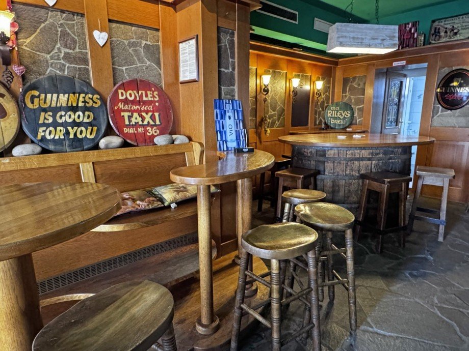 Gastraum Gastst�tte rechts Wohn- / Gesch�ftshaus Freudenstadt