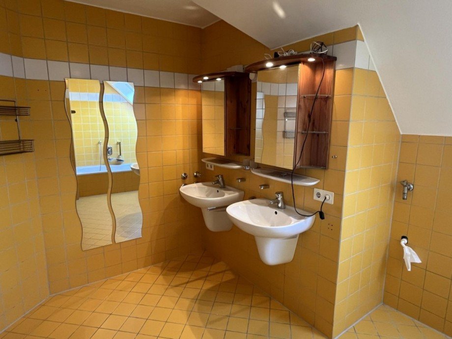 Badezimmer Dachgeschosswohnung Dornstetten