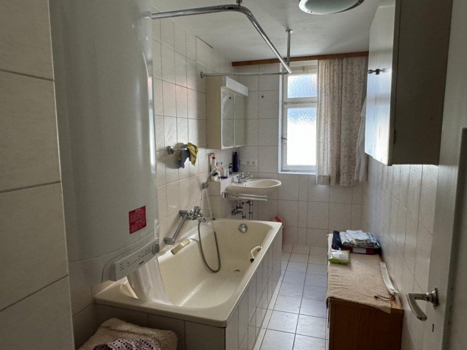 Badezimmer 1.Obergeschoss Mehrfamilienhaus Baiersbronn