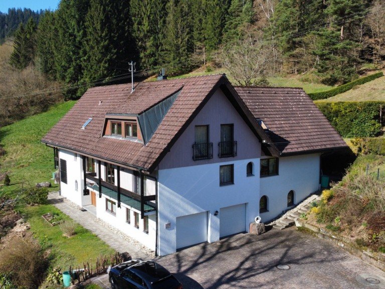 Geb�udeansicht Alpirsbach Einfamilienhaus Charmantes Anwesen in ruhiger und naturnaher Lage mit Pensionsbetrieb.