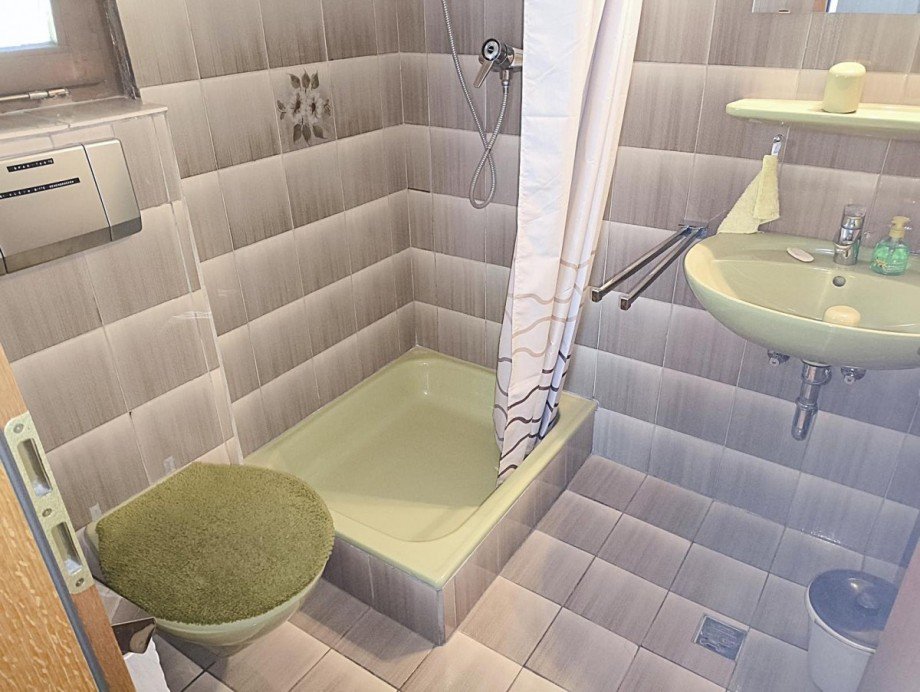 OG Badezimmer in G�stezimmer Einfamilienhaus Alpirsbach