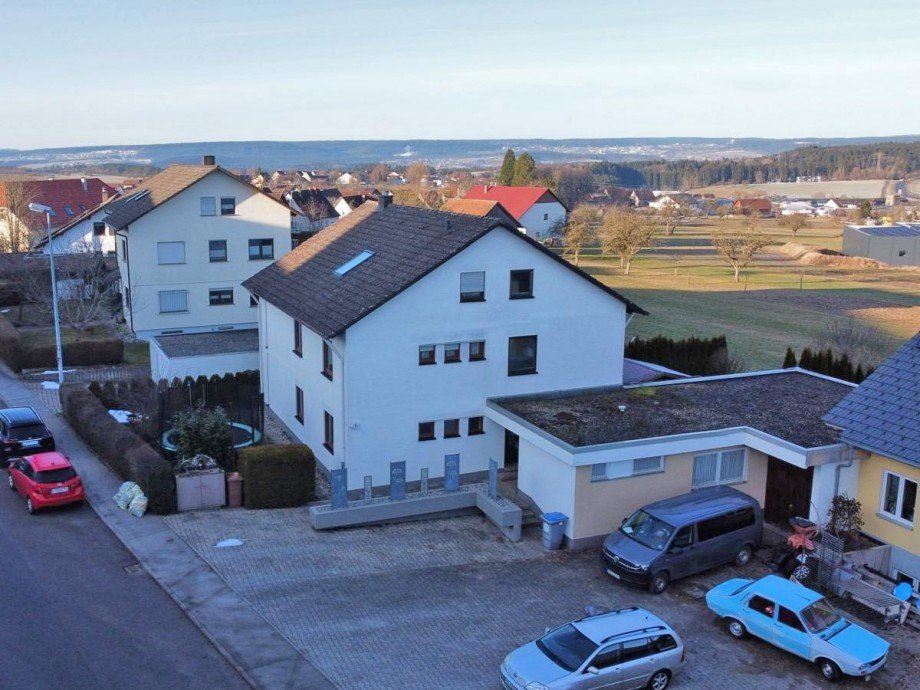 Hausansicht seitlich Etagenwohnung Schopfloch