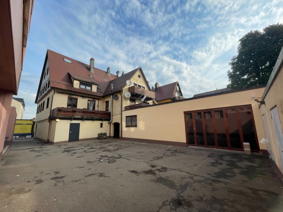 Geb�ude hinten Wohn- / Gesch�ftshaus Freudenstadt