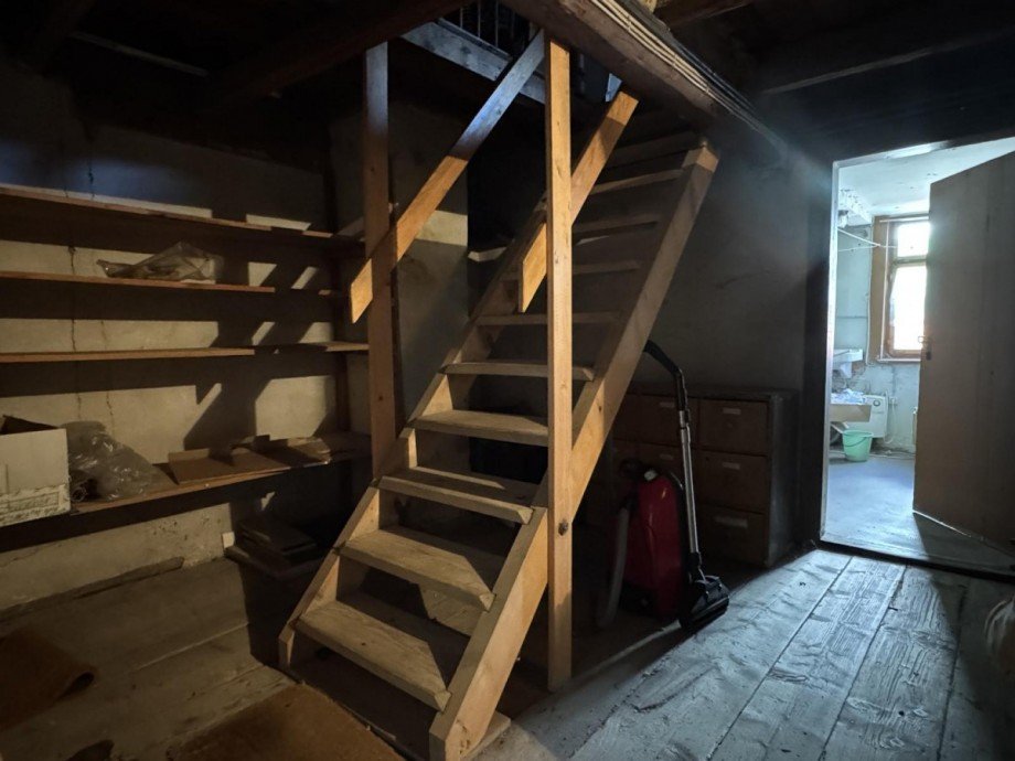 Treppenaufgang zum Dachstuhl Wohn- / Gesch�ftshaus Baiersbronn